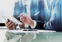 Tại sao doanh nghiệp nên thuê luật sư tư vấn thường xuyên từ giai đoạn thành lập?