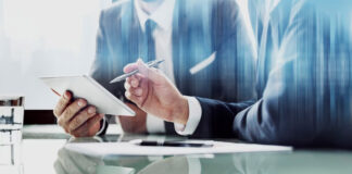 Tại sao doanh nghiệp nên thuê luật sư tư vấn thường xuyên từ giai đoạn thành lập?