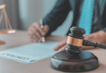 Thuê Luật Sư Khởi Kiện: Tìm Hiểu Chi Tiết Về Quy Trình và Chi Phí