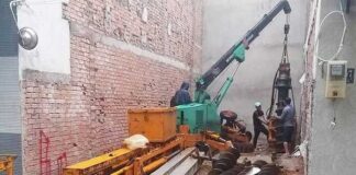 Xây nhà làm hư hại nhà hàng xóm giải quyết thế nào?